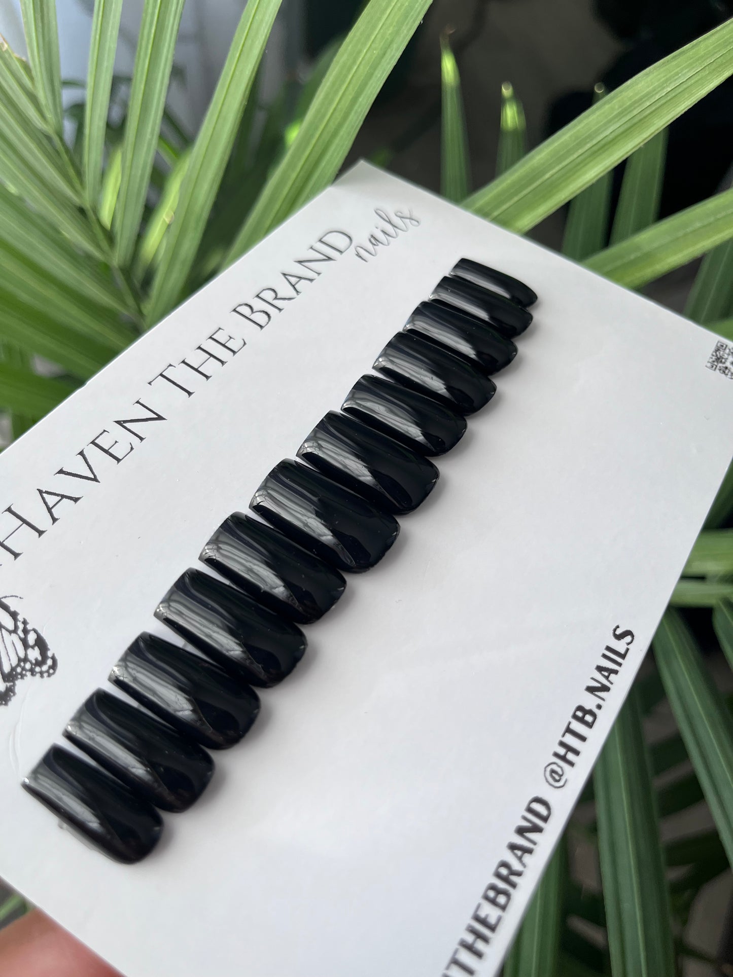 Solid Black Medium Sqaure